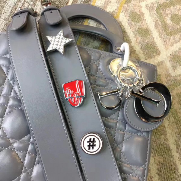 lady D10r 1585