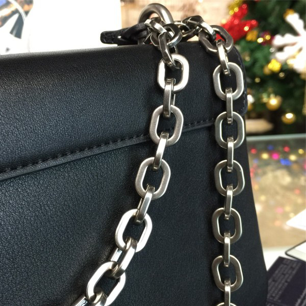 Pra*a metal closure 3911 23.5cm x 4.5cm x 15cm