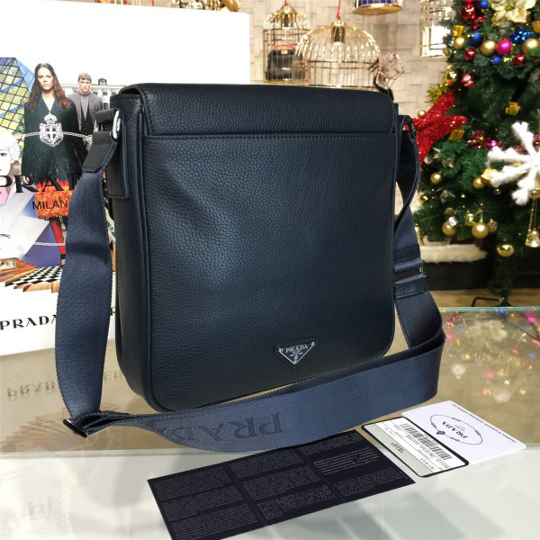 Pra*a cortex shoulder bag z3881 26cm x 7.5cm x 27cm