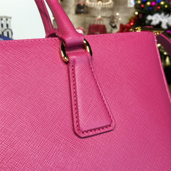 Pra*a shoulder bag 22.5cm x 4cmx 16cm