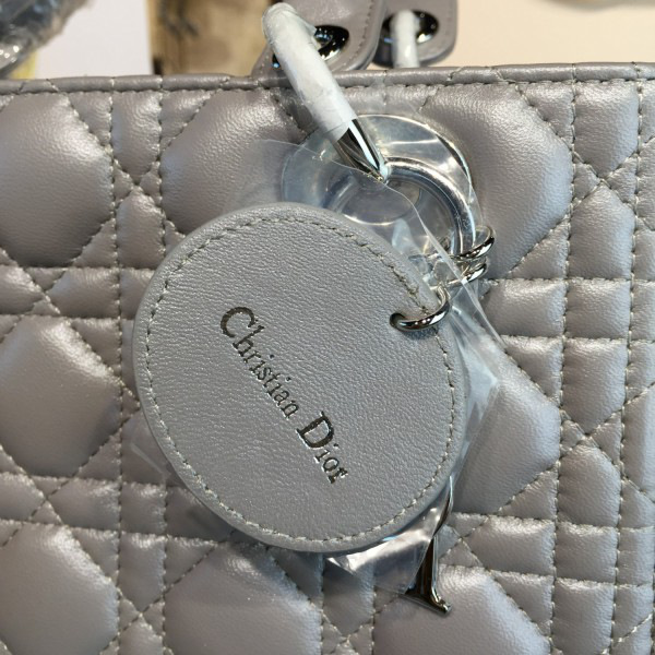 lady D10r 1640  24cm x 10cm x 20cm