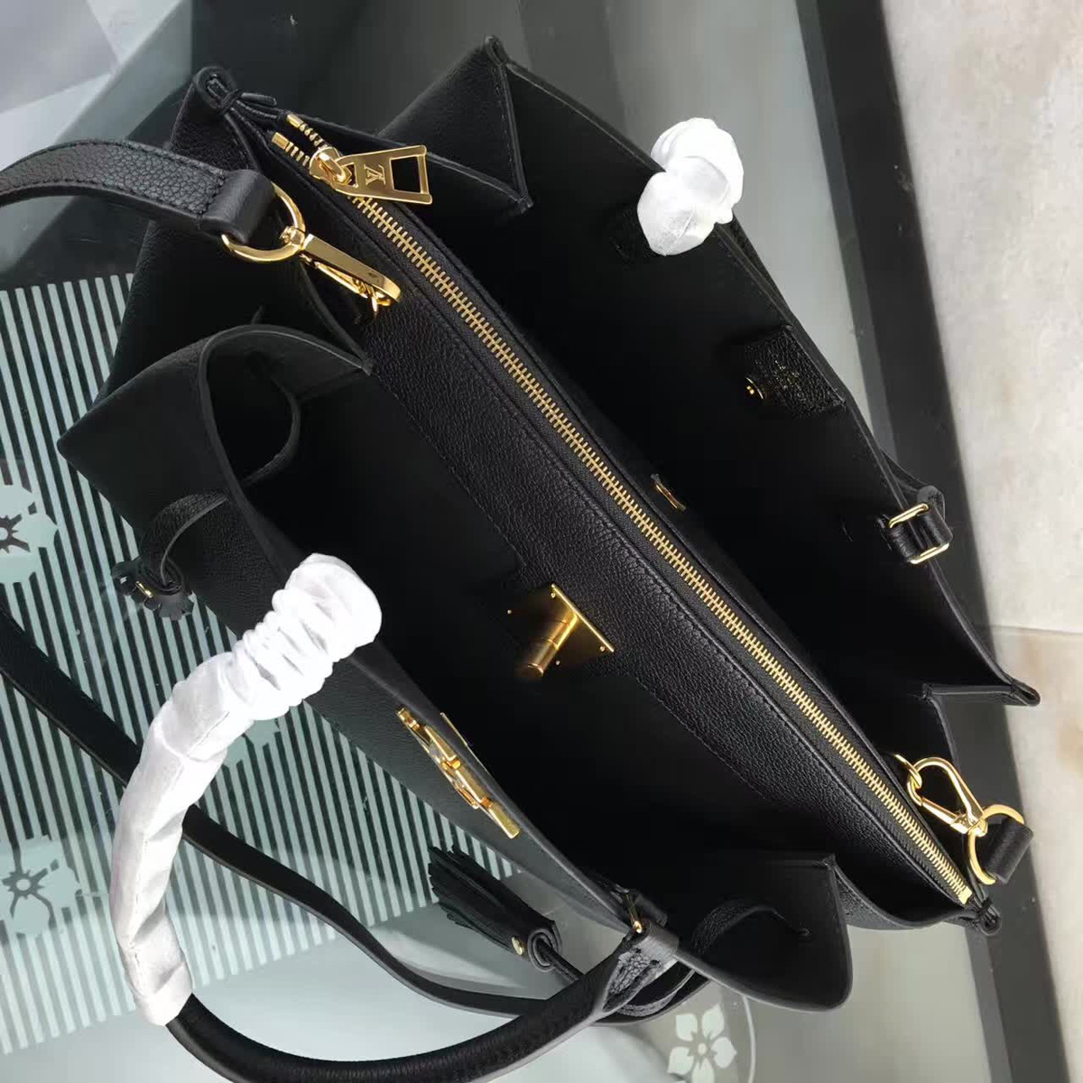 l0vis Vvtt0n m54570 black 38cm