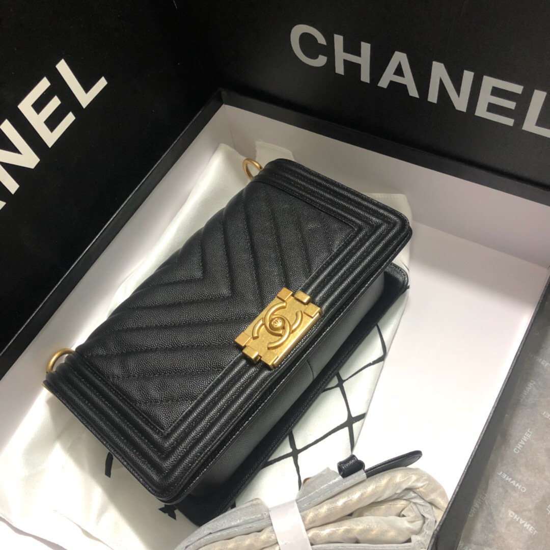 Ch**el original quality 67086 medium v fine ball black gold hardware   25cm