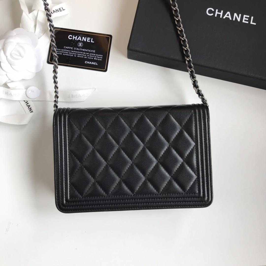 Ch**el leboy woc chain package 13×19.5×3.5cm