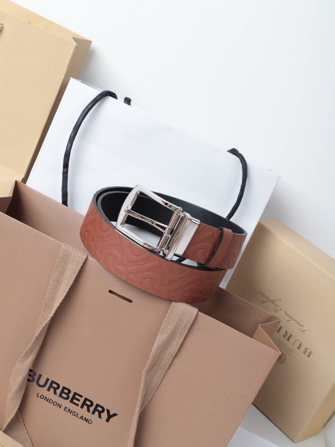 Bv*b*rry belt