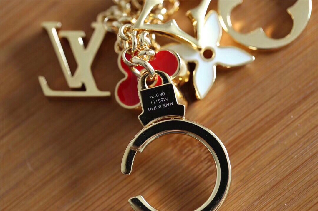 l0vis Vvtt0n key ring m65111