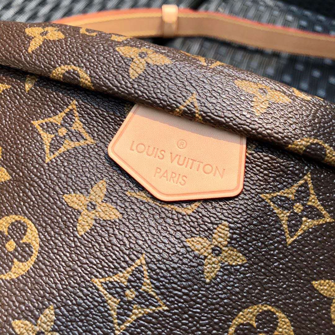 LV bum bag 37*14*13cm