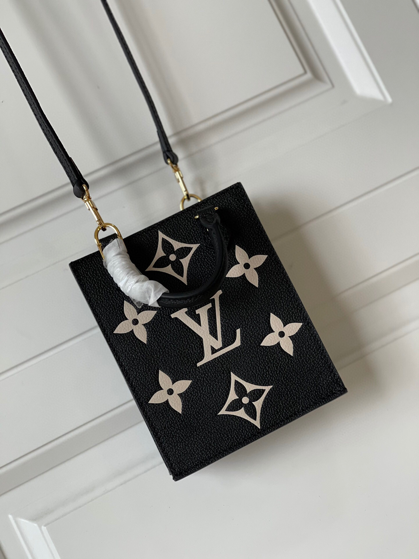 l0vis Vvtt0n petit sac plat bag bicolor monogram empreinte leather black m57937 14 x 17 x 5cm