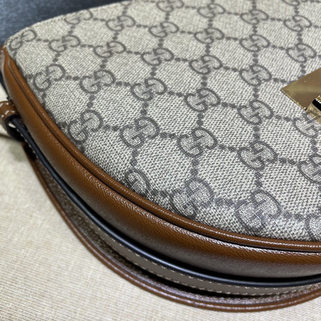 Gvc*1 padlock small shoulder bag 644524 22 x 19.5 x 6.5 cm