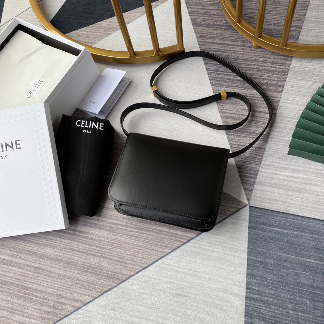 Ce1i*e small classic bag in box calfskin black 189183dls 18 x 15 x 6 cm