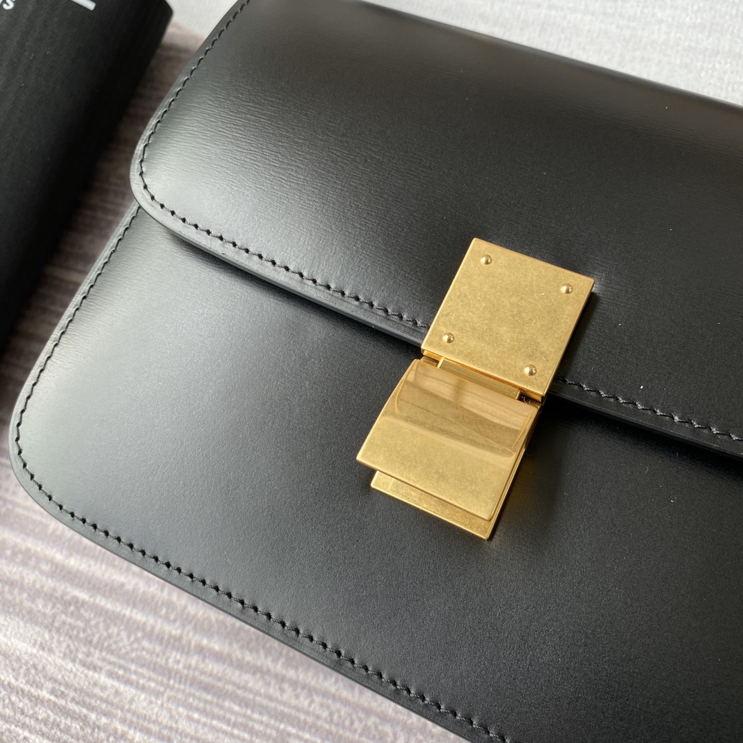 Ce1i*e small classic bag in box calfskin black 189183dls 18 x 15 x 6 cm