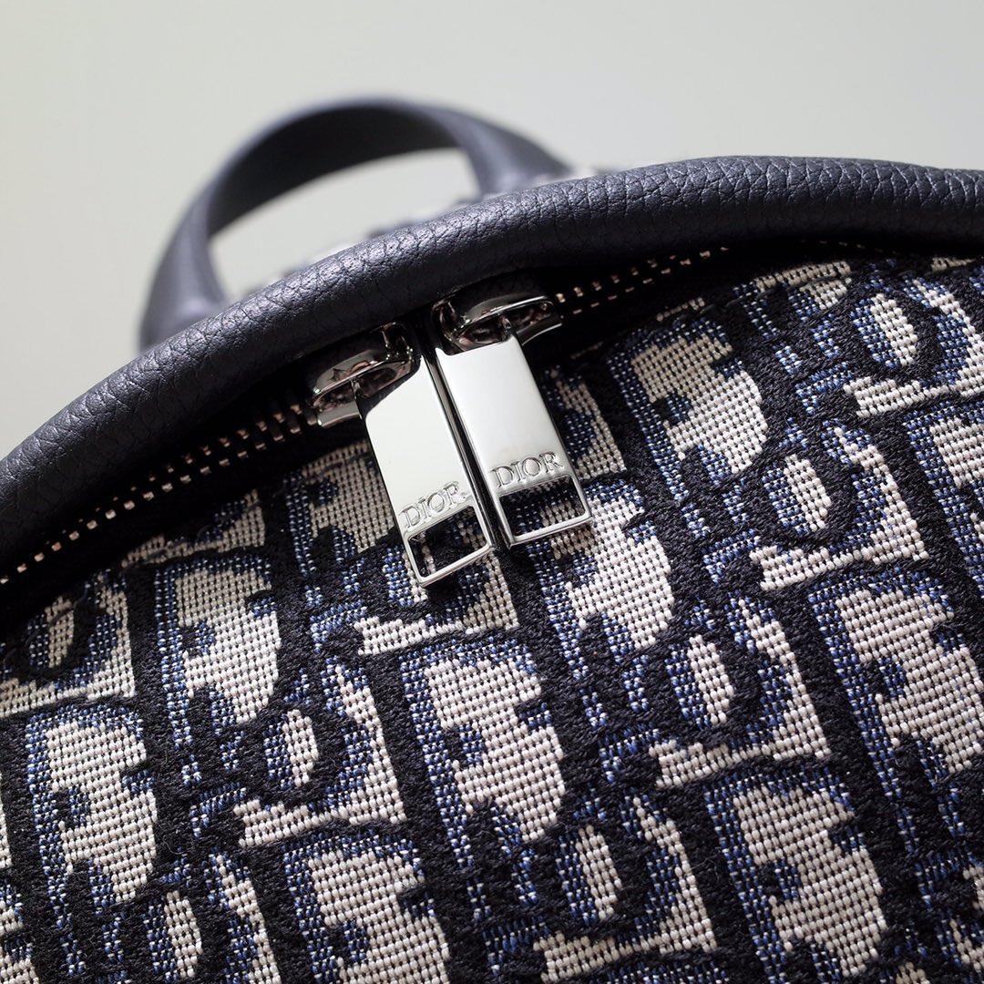 Gvc*1 rider backpack oblique jacquard 1voba088yky 30x15x42cm