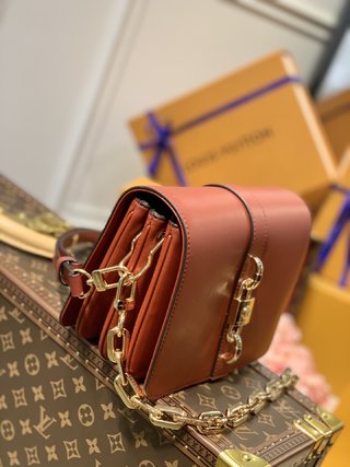 l0vis Vvtt0n rendez-vous calfskin red m57744 17.0 x 22.0 x 7.0 cm