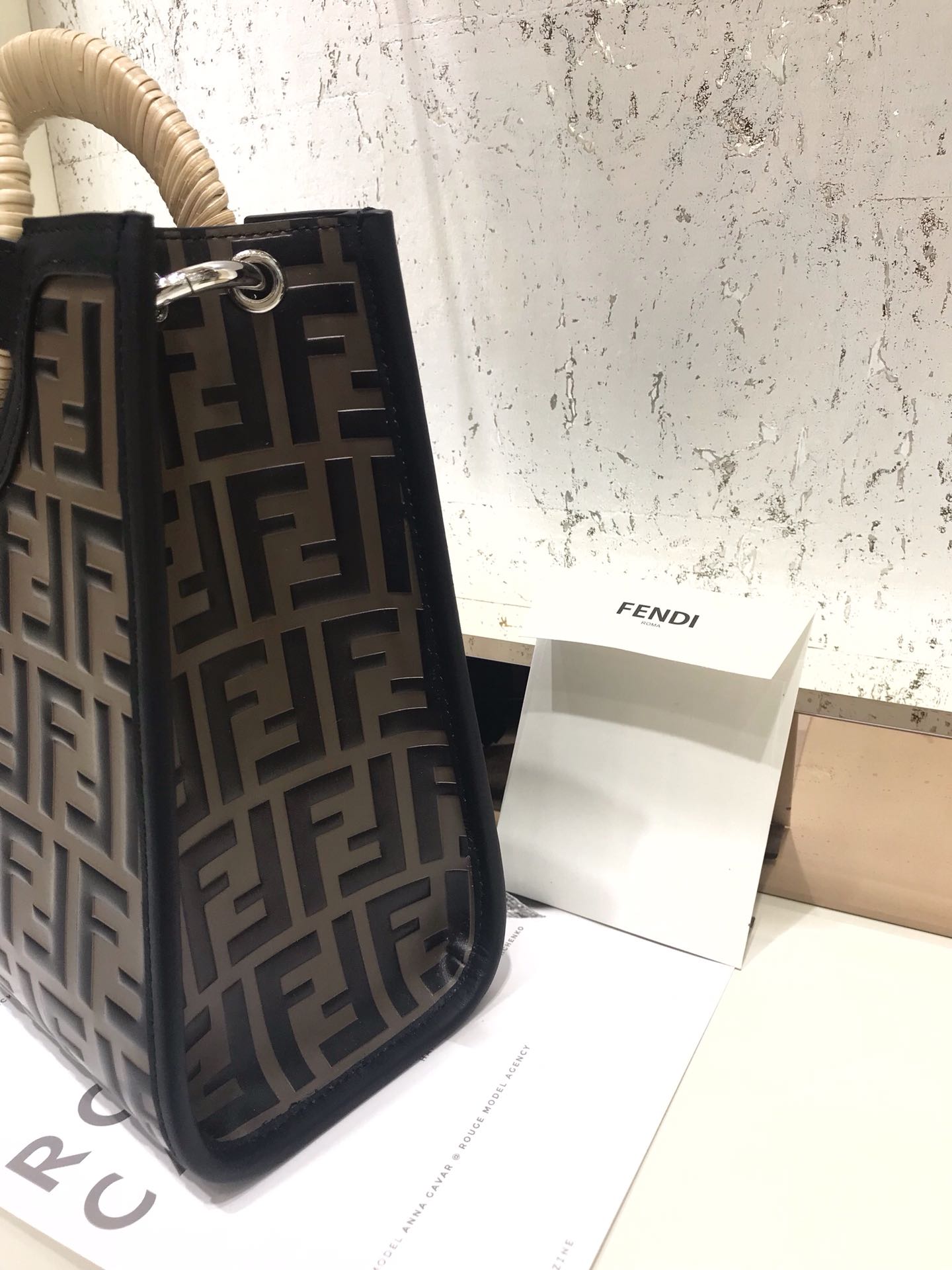 F**di runaway shopper multicolour leather shopper 8bh353a652f0h3c 28.5 x 12 x 18 cm