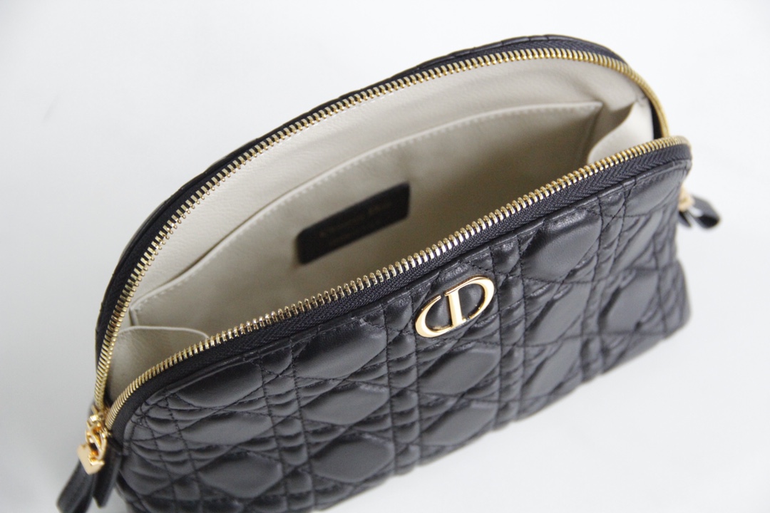D10r caro beauty pouch black cannage lambskin 330 23 x 15.5 x 7.5 cm