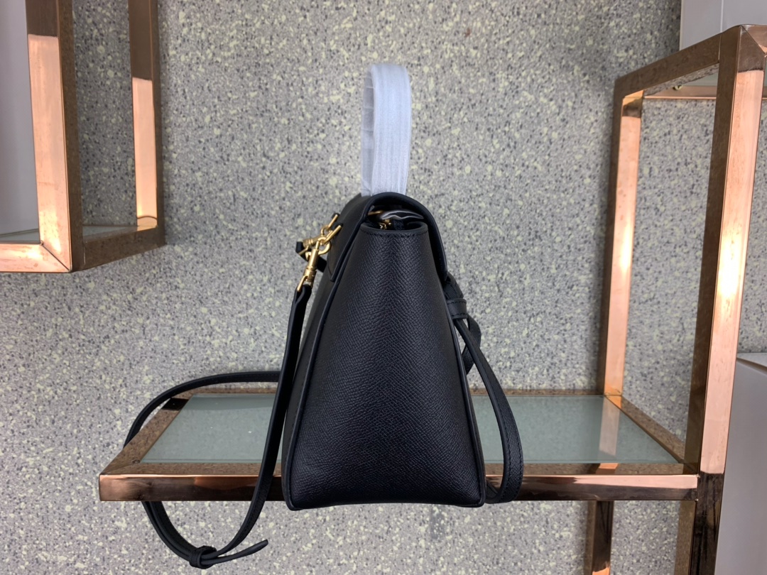 Ce1i*e nano belt bag in grained calfskin black 189003 20 x 20 x 10 cm