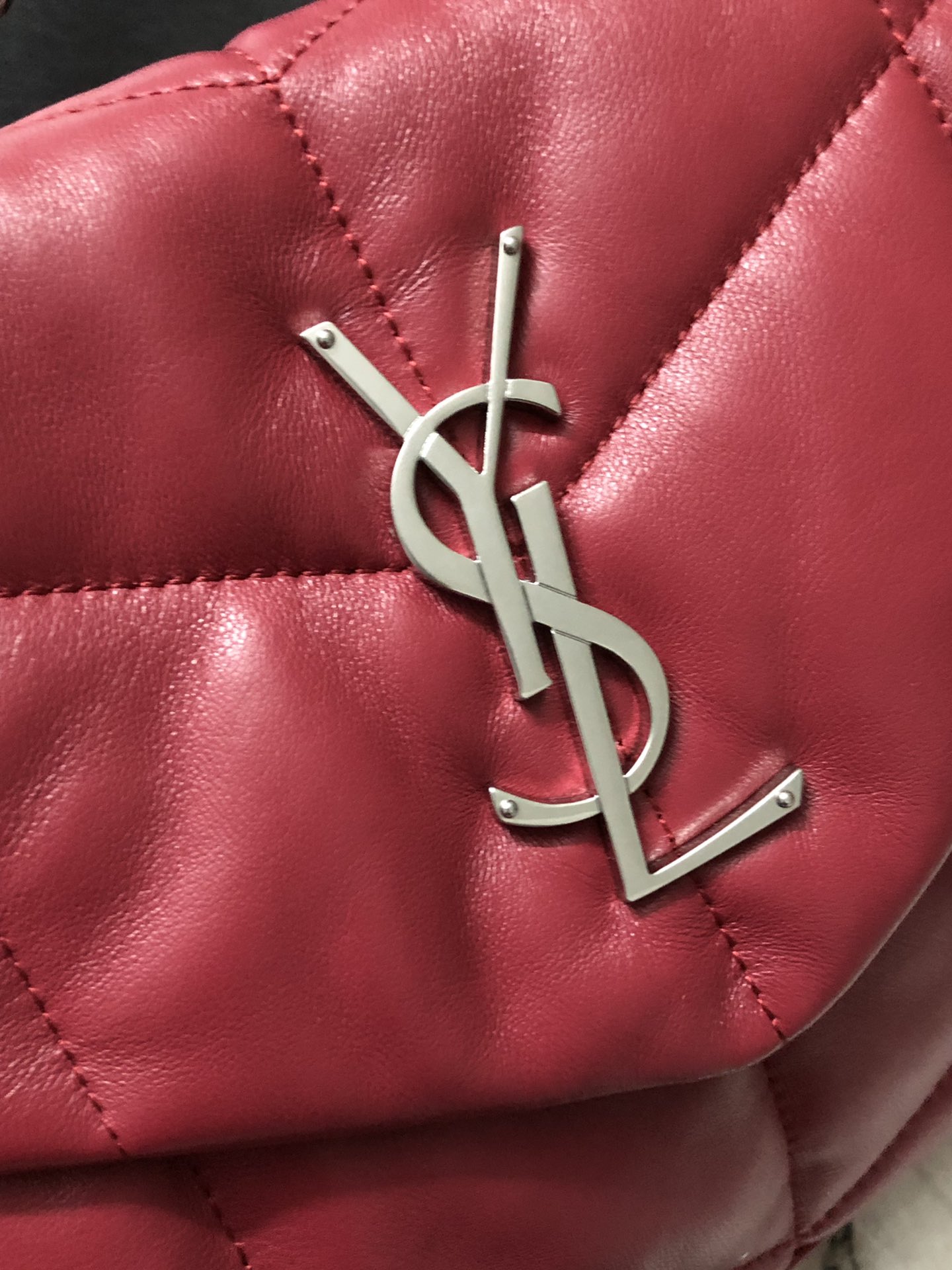 Y51 puffer small bag in quilted lambskin rouge eros 5774761 29 x 17 x 11 cm