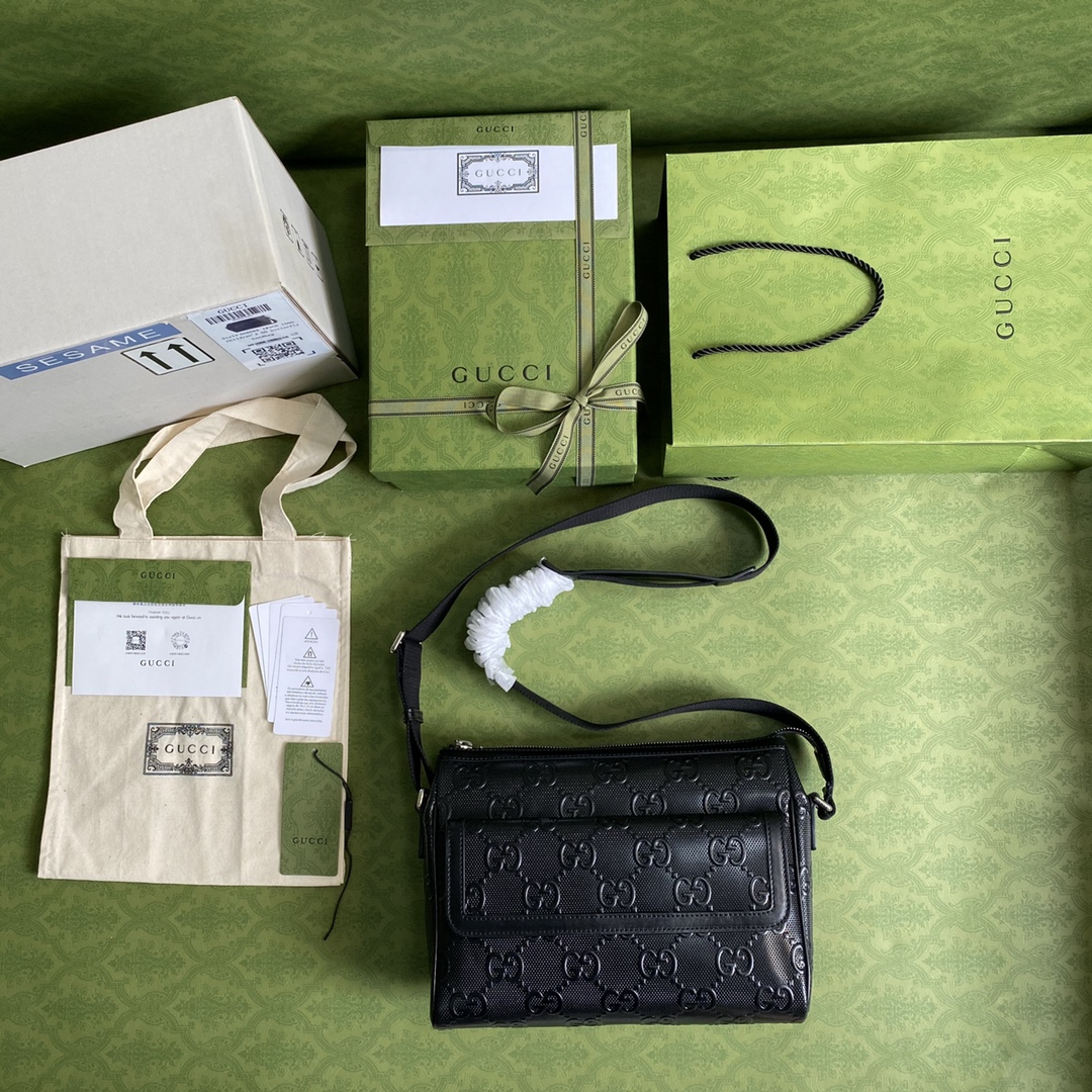 Gvc*1 gg embossed messenger bag black 658565 29 × 22 × 9.5 cm