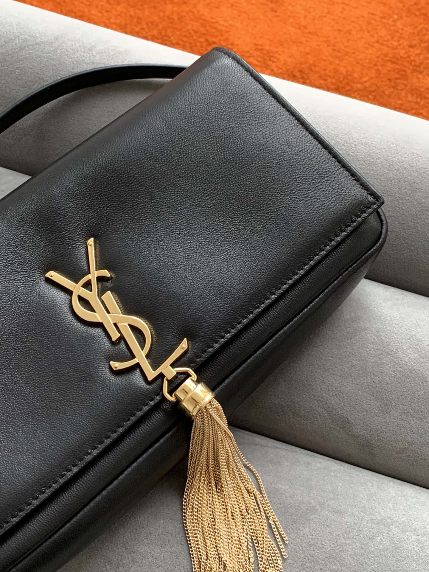 Y51 kate 99 with tassel in lambskin black 6042761 26 x 13.5 x 4.5 cm