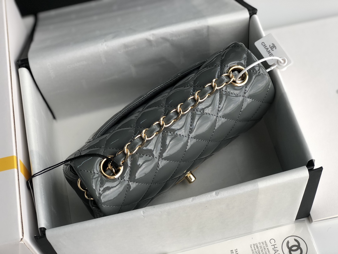 Ch**el cf mini patent calfskin & golden metal grey bag 20cm