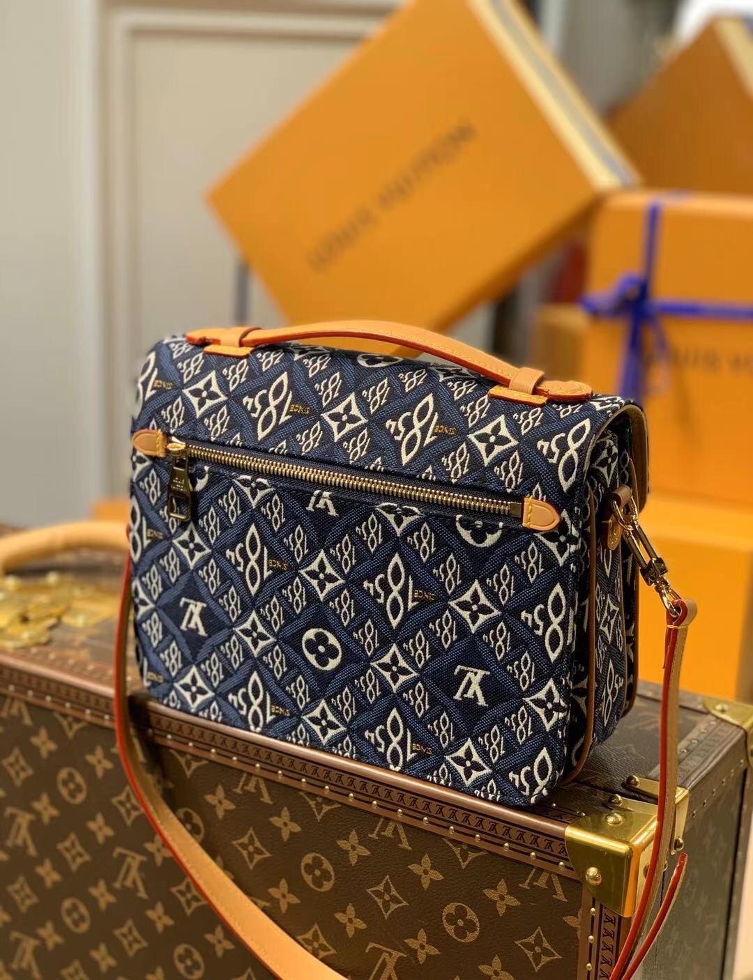 l0vis Vvtt0n since 1854 pochette mÉtis blue m57395 25 x 19 x 7 cm