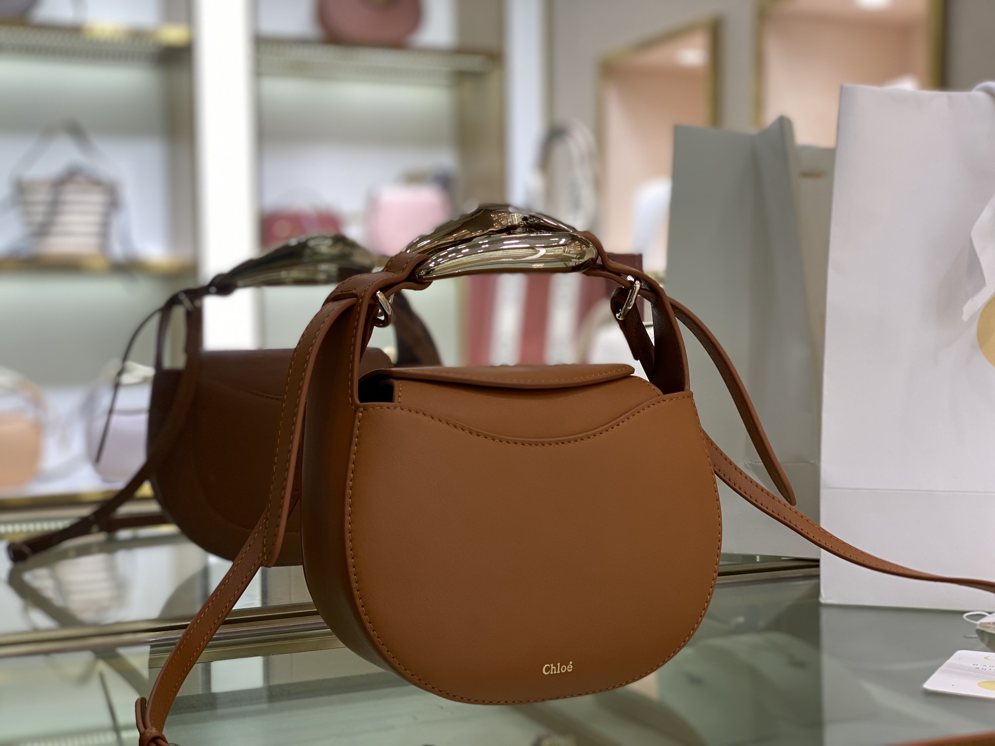 CHLOE KISS SMALL BAG Grain Calfskin Arizona Brown CHC21US350 20 x 26 x 8 cm