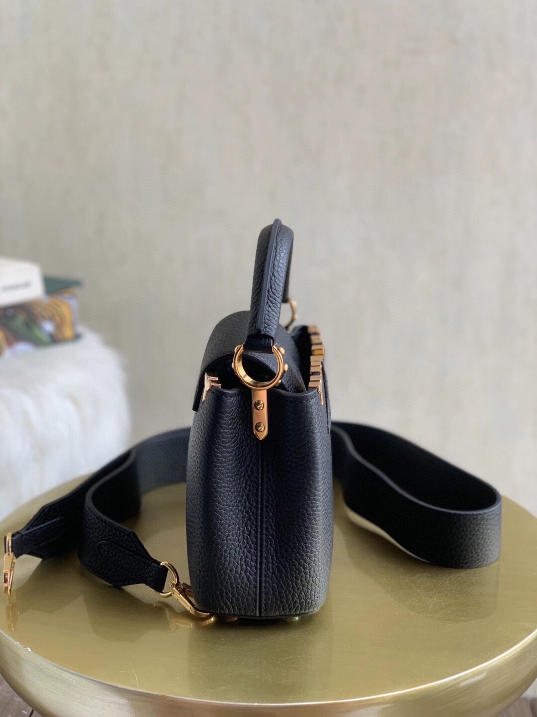 l0vis Vvtt0n capucines mini black m56669 21 x 14 x 8 cm