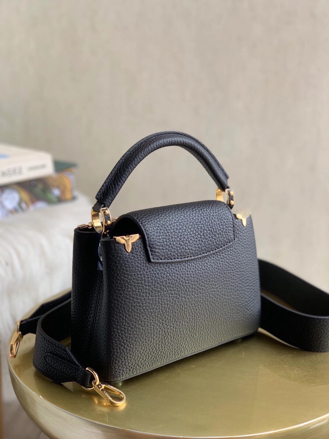 l0vis Vvtt0n capucines mini black m56669 21 x 14 x 8 cm