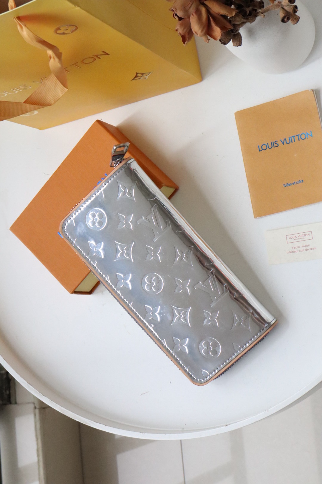 l0vis Vvtt0n zippy wallet vertical monogram mirror canvas m80808 10 x 20 x 2 cm