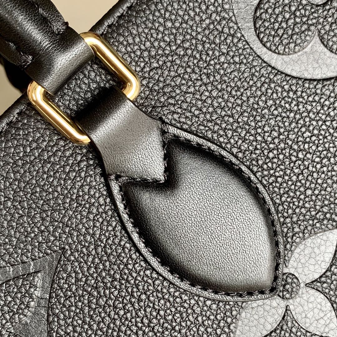 l0vis Vvtt0n onthego mm monogram empreinte embossed leather noir m58522 35 cm