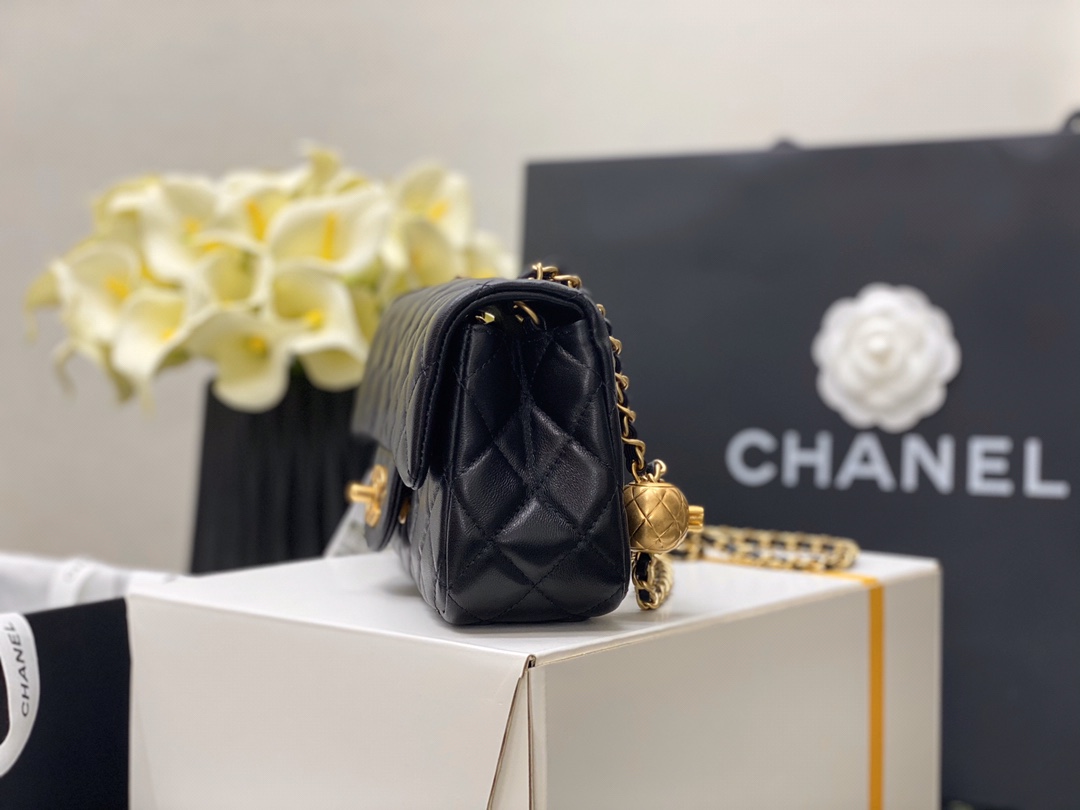 Ch**el charm strap flap bag lambskin black as1787 17 x 20 cm