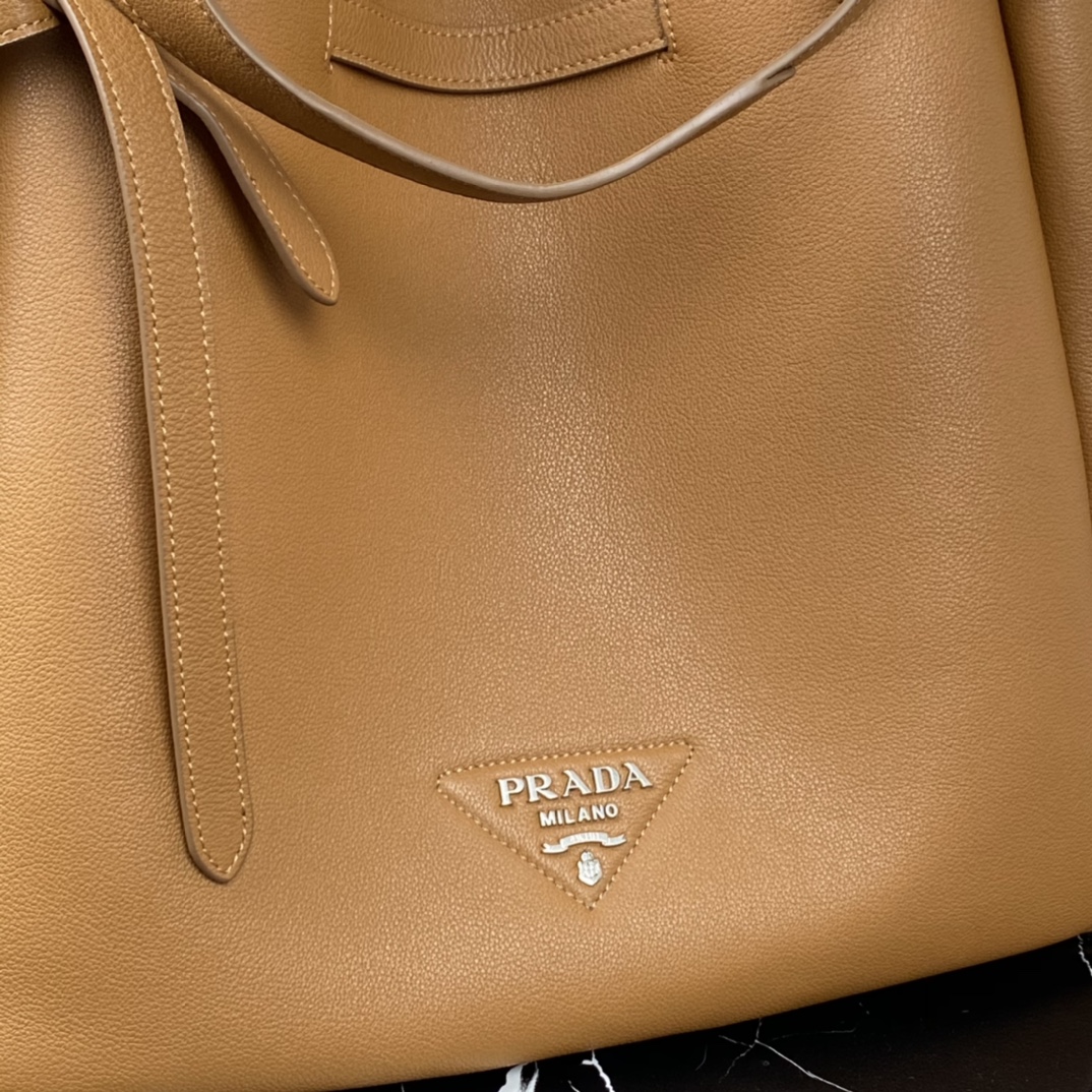 Pra*a leather tote cognac 1bg339 35 x 34 x 16 cm