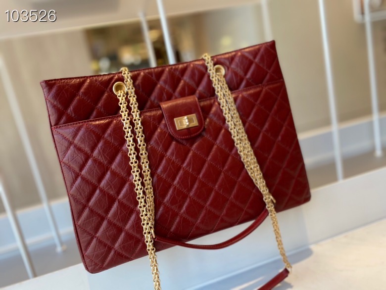 ch**el large D1am0nd pattern leather shopping bag burgundy as661 35 x 26 x 11 cm