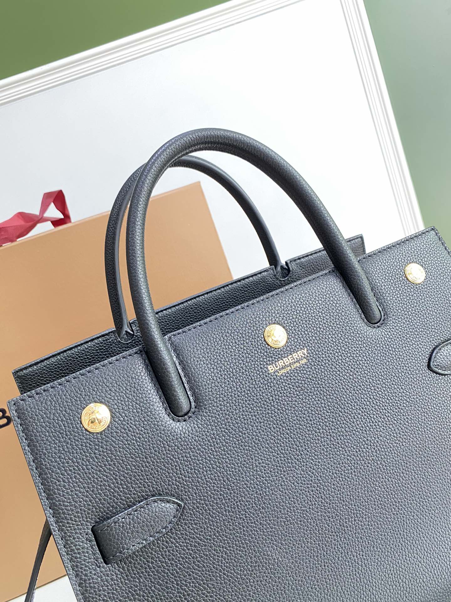 Bv*b*rry small leather two-handle title bag black 80246871 34 x 15 x 25 cm