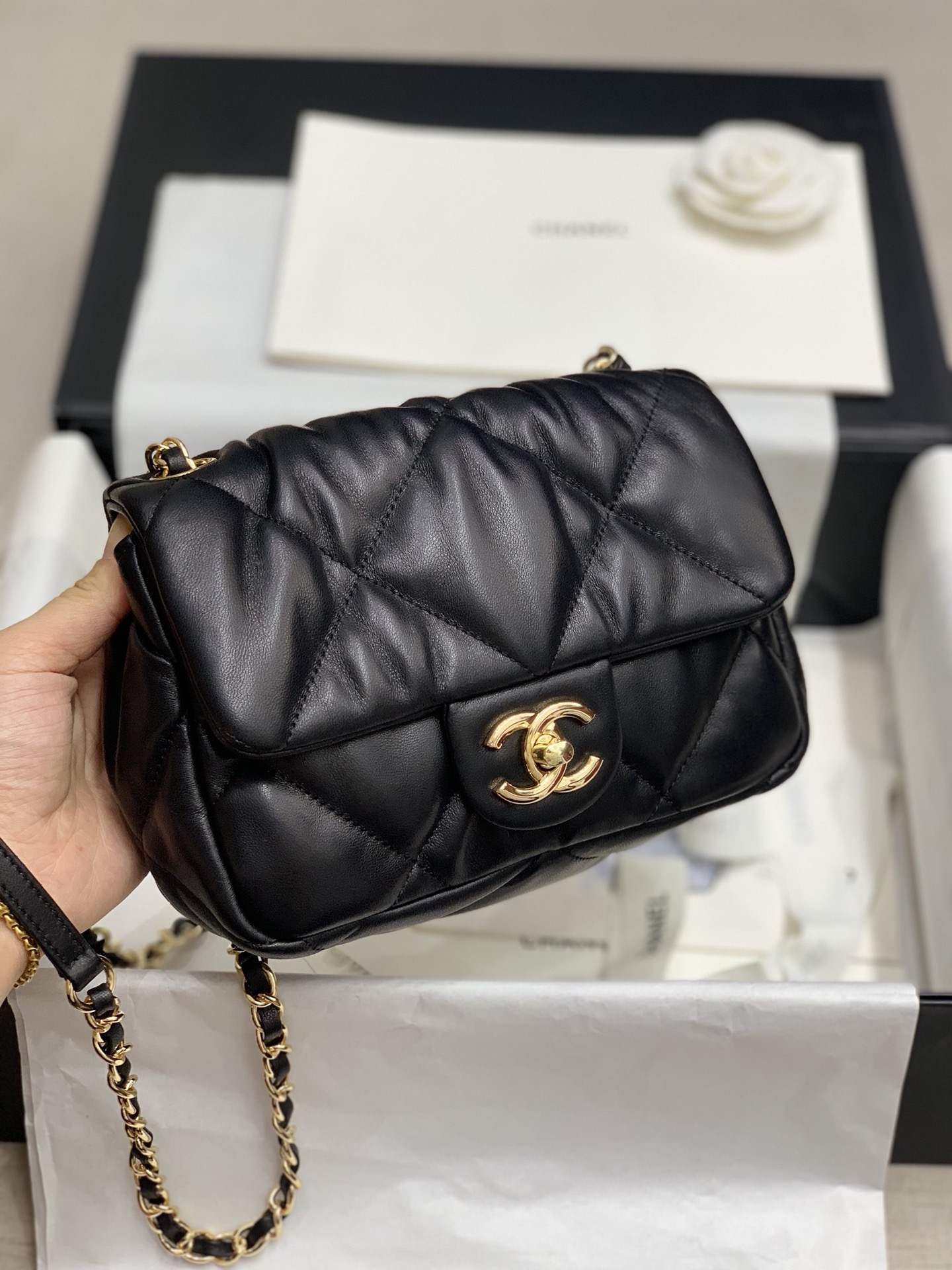 Ch**el small calfskin bubbly flap bag black as2232 19 x 14.5 x 8.5 cm