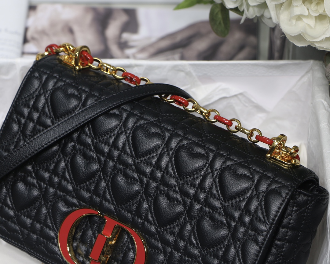 D10r medium D10ramour caro bag cannage calfskin with heart motif black m9242 25.5 x 15.5 x 8 cm