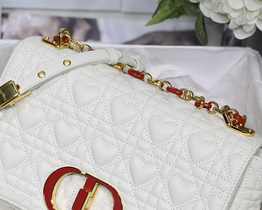 D10r medium D10ramour caro bag cannage calfskin with heart motif white m9242 25.5 x 15.5 x 8 cm
