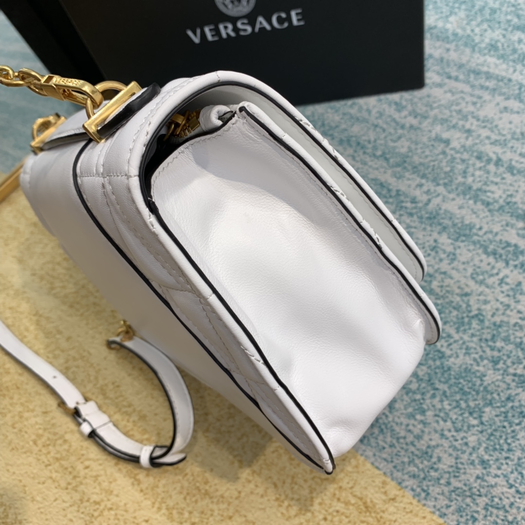 VERASACE VIRTUS QUILTED Shoulder Bag White DBFG985 24 x 9 x 16.5 cm