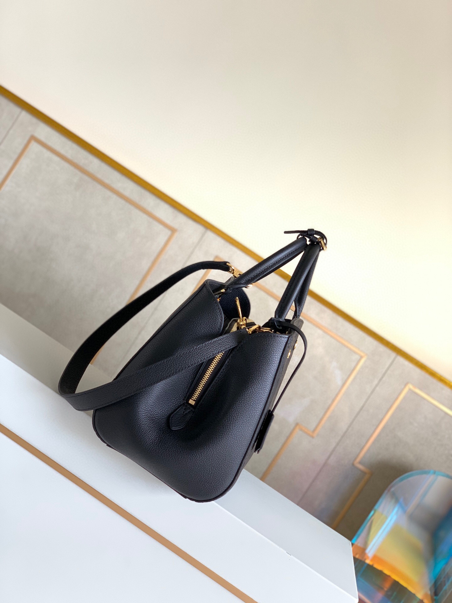 l0vis Vvtt0n montaigne mm monogram empreinte leather black m41048 33 × 23 × 15 cm