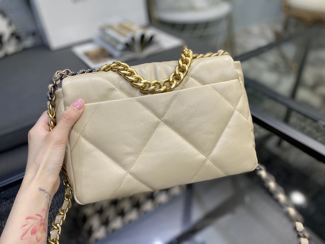 Ch**el 19 handbag lambskin beige as1160 26cm