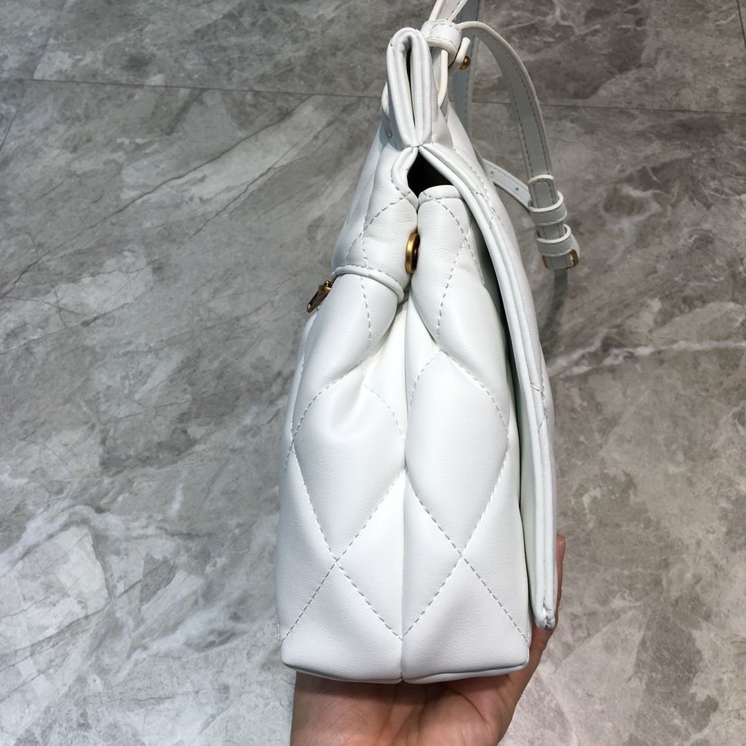 ba1en*iaga small buckle shoulder bag D1am0nd pattern leather golden metal white 25 x 9 x 20 cm
