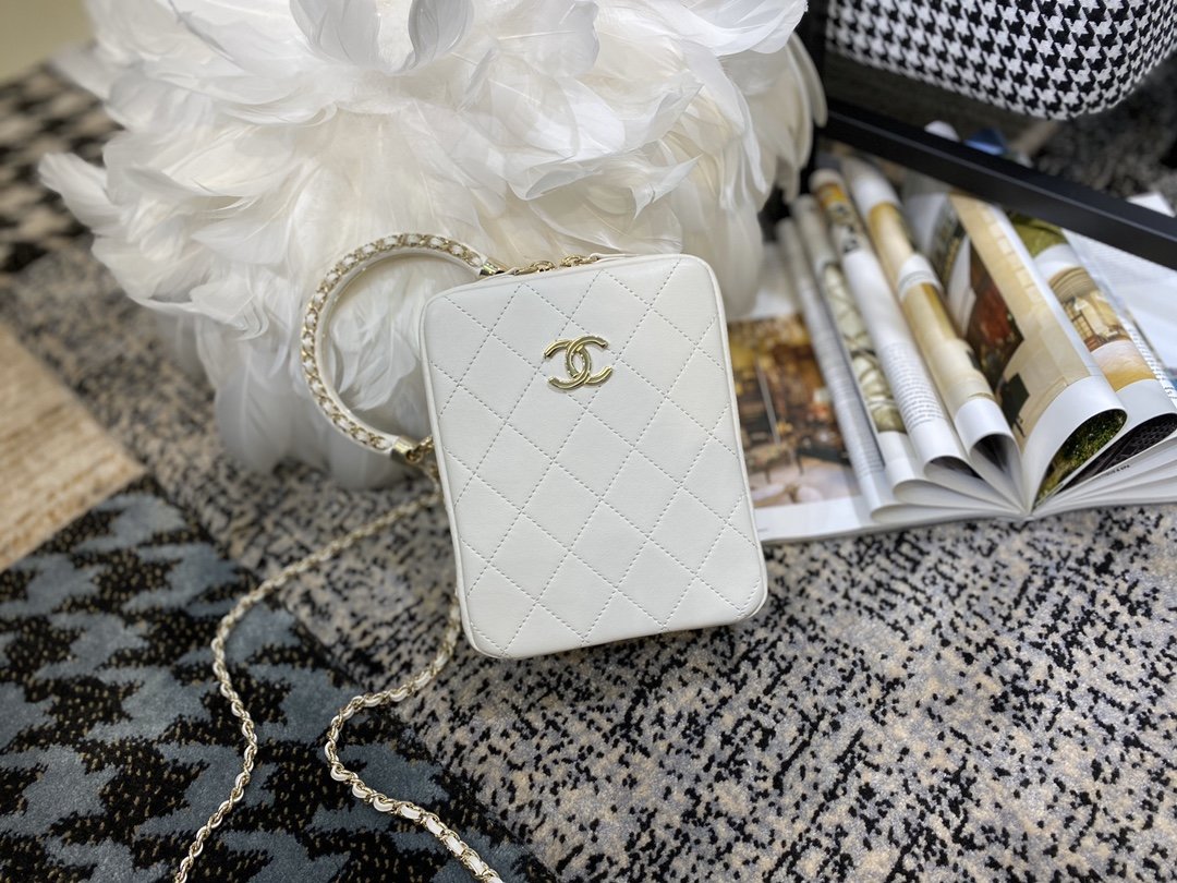 Ch**el vertical camera bag white as1753 17.5 x 14 x 7 cm
