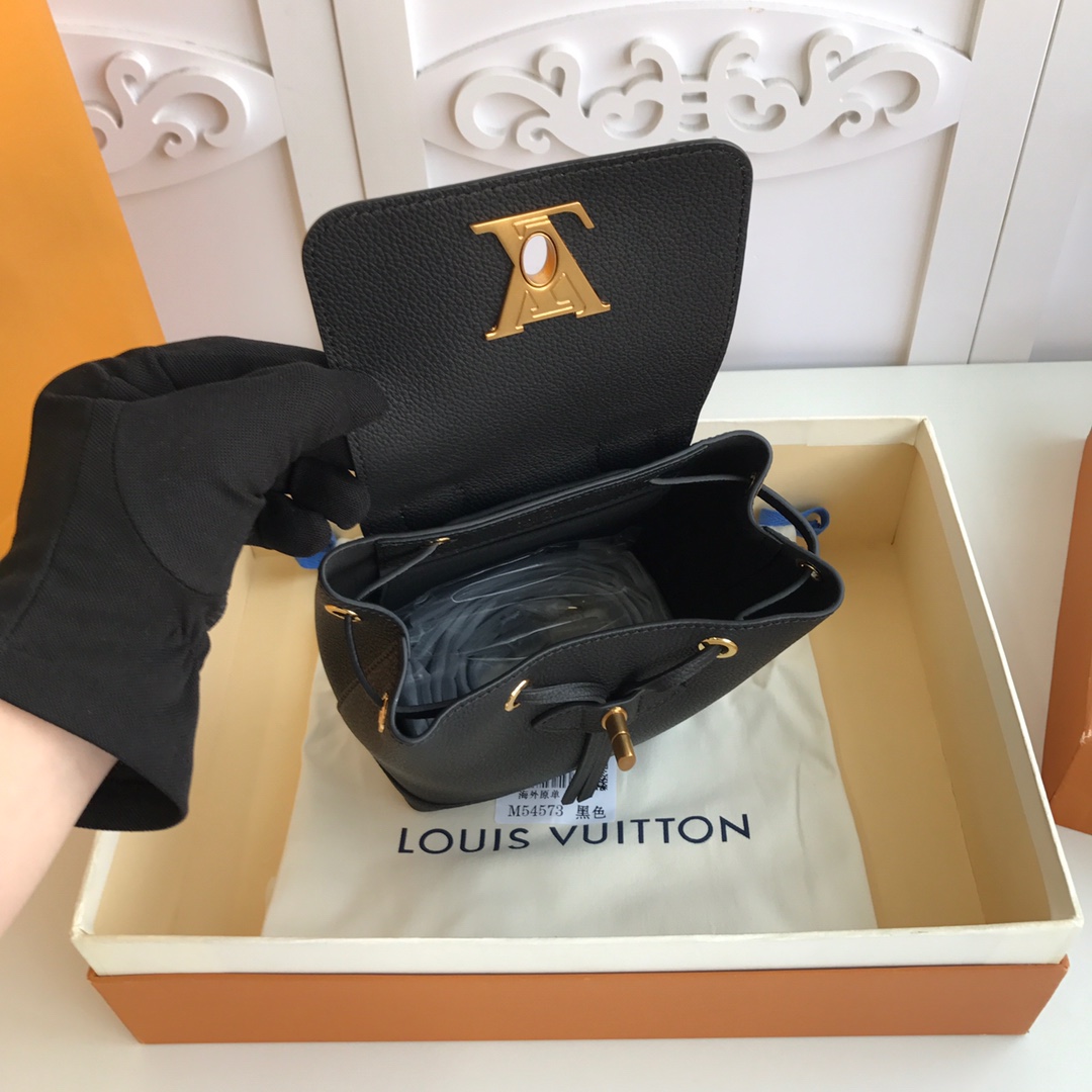 l0vis Vvtt0n mini lockme backpack calfskin leather golden metal black m54573 16 x 19.4 x 10 cm