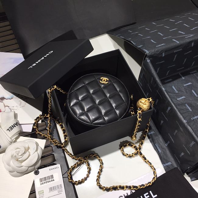Ch**el quilted pearl crush round bag black as1449 12 x 12 x 4.5 cm