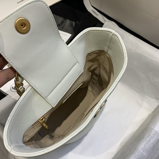 Ch**el chain handle bucket bag white as1362 32 x 26 x 15 cm