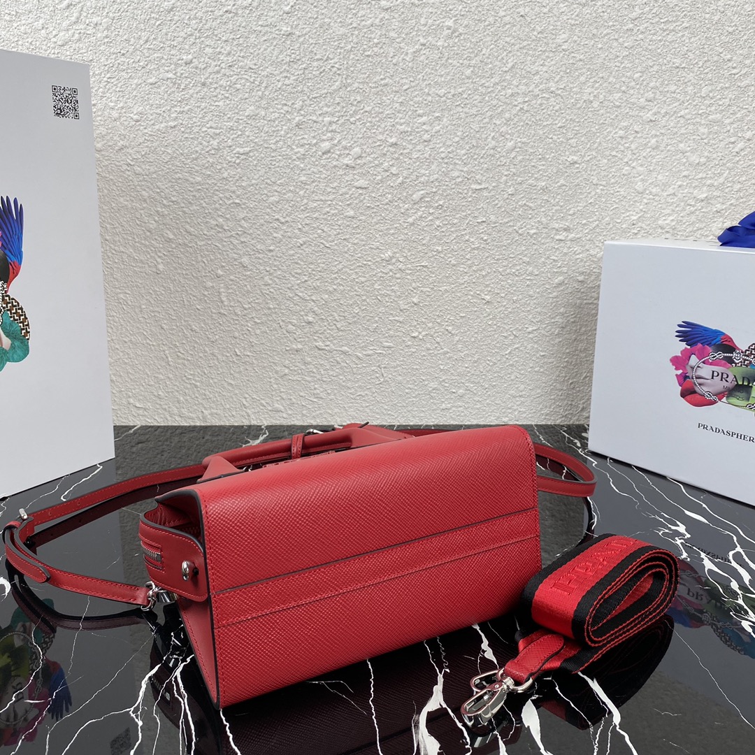 Pra*a saffiano leather monochrome bag fiery red 1ba269 22 x 16.5 x 11.5 cm