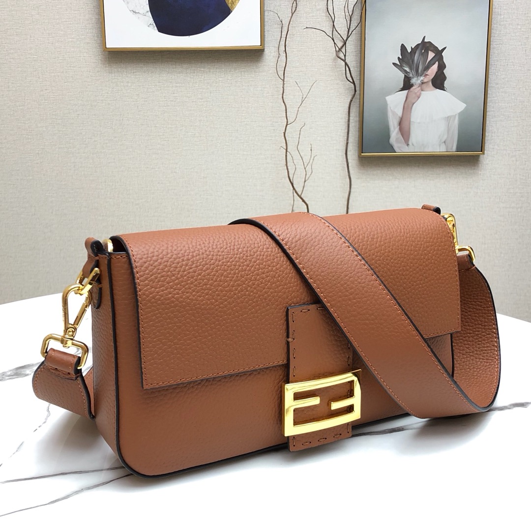 F**di medium 1997 baguette leather brown 26 x 14 x 4 cm