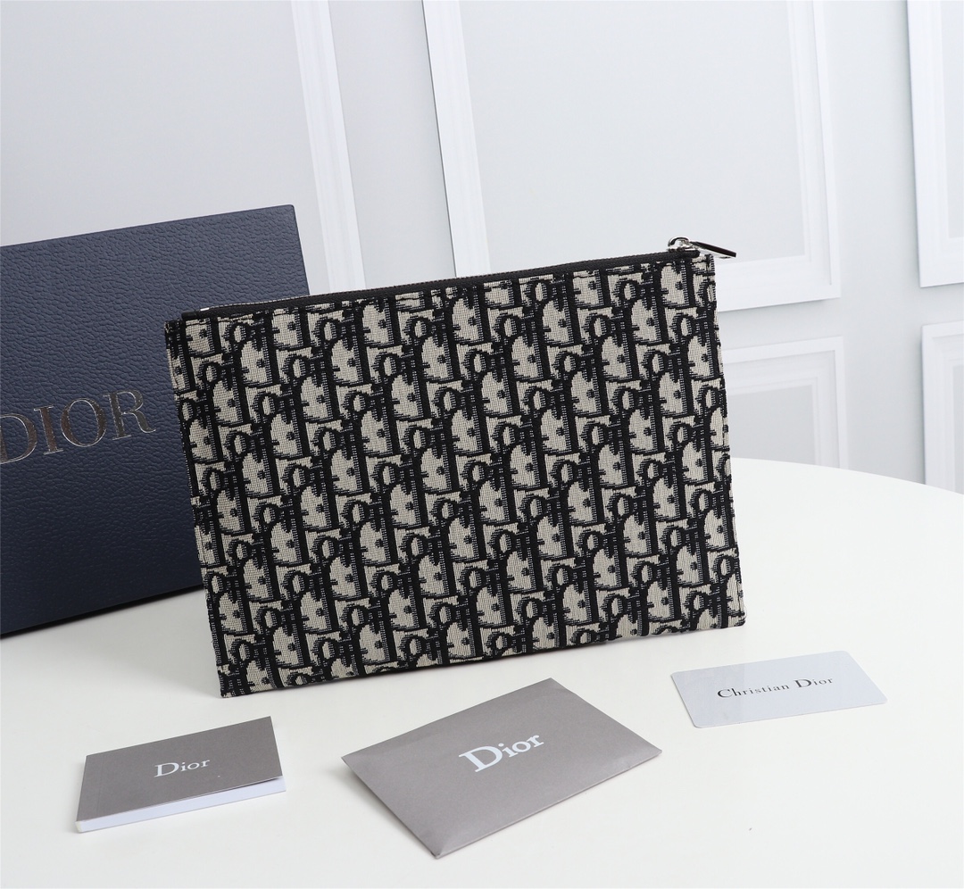 D10r pouch oblique jacquard beige and black 2obca251yse 27 x 19 cm