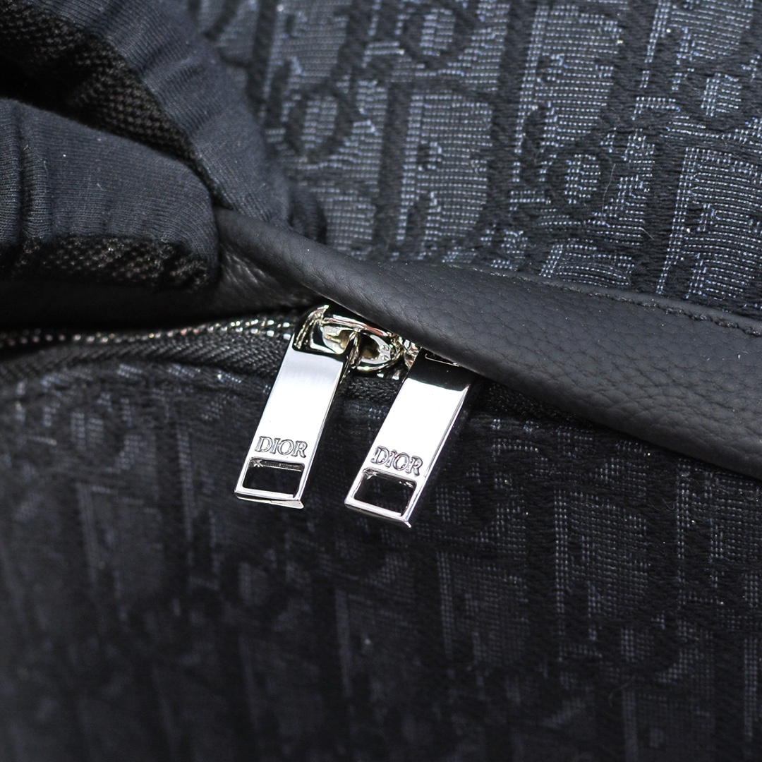 D10r oblique jacquard backpack black 30 x 42 x 15 cm
