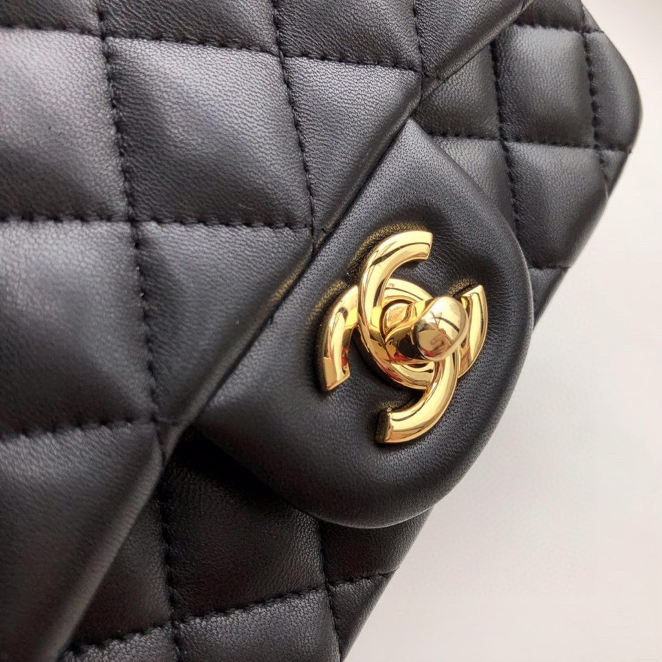 Ch**el mini flap bag lambskin golden metal black a35200 17cm